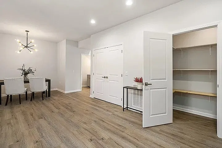 3 bed, 2.5 bath, 1554 sqft, $1,500 — Photo 2