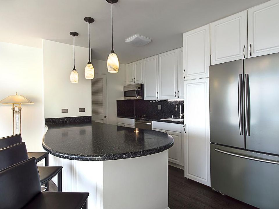 Full Kitchdn