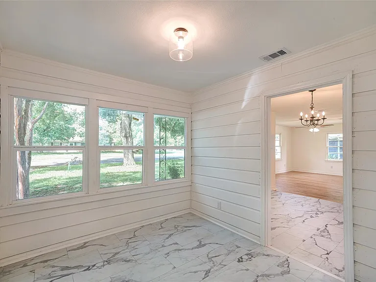 1319 Elm St — Photo 25