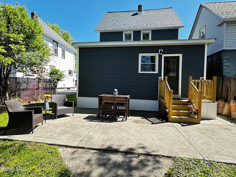 5th image of 866 Thompson Street