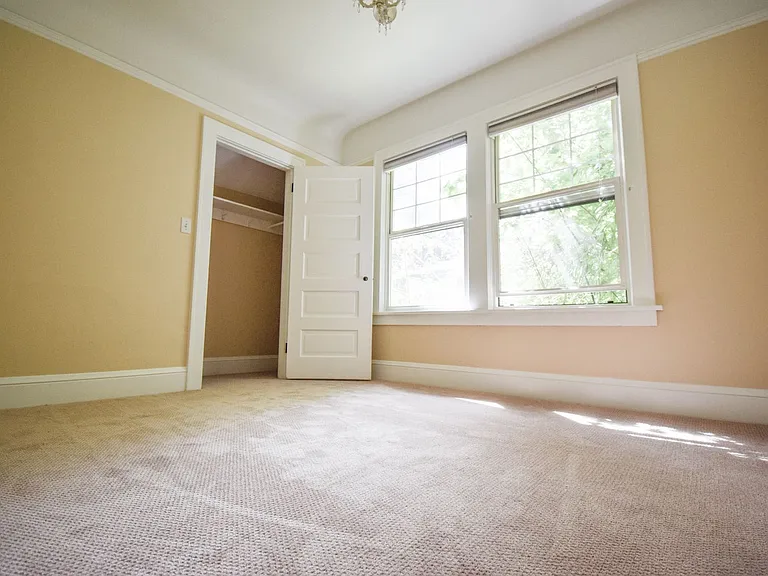 2533 NE Clackamas St #A & B — Photo 1