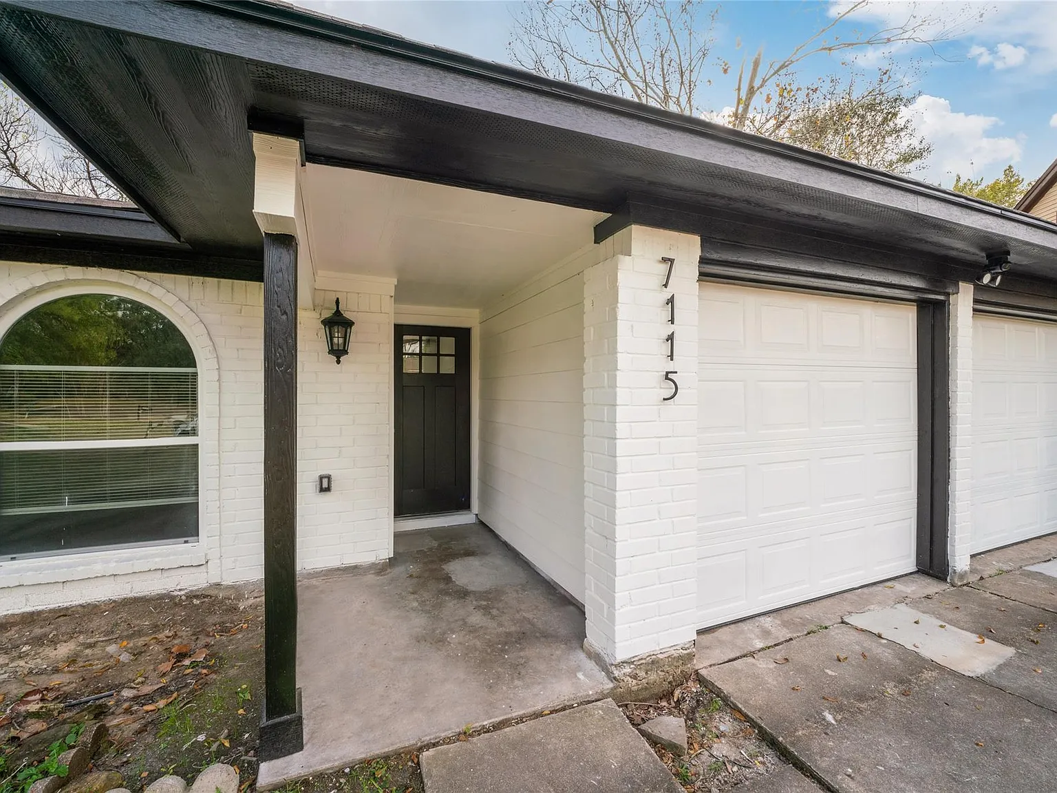 4 bed, 2.0 bath, 1447 sqft, $2,395 — Photo 3
