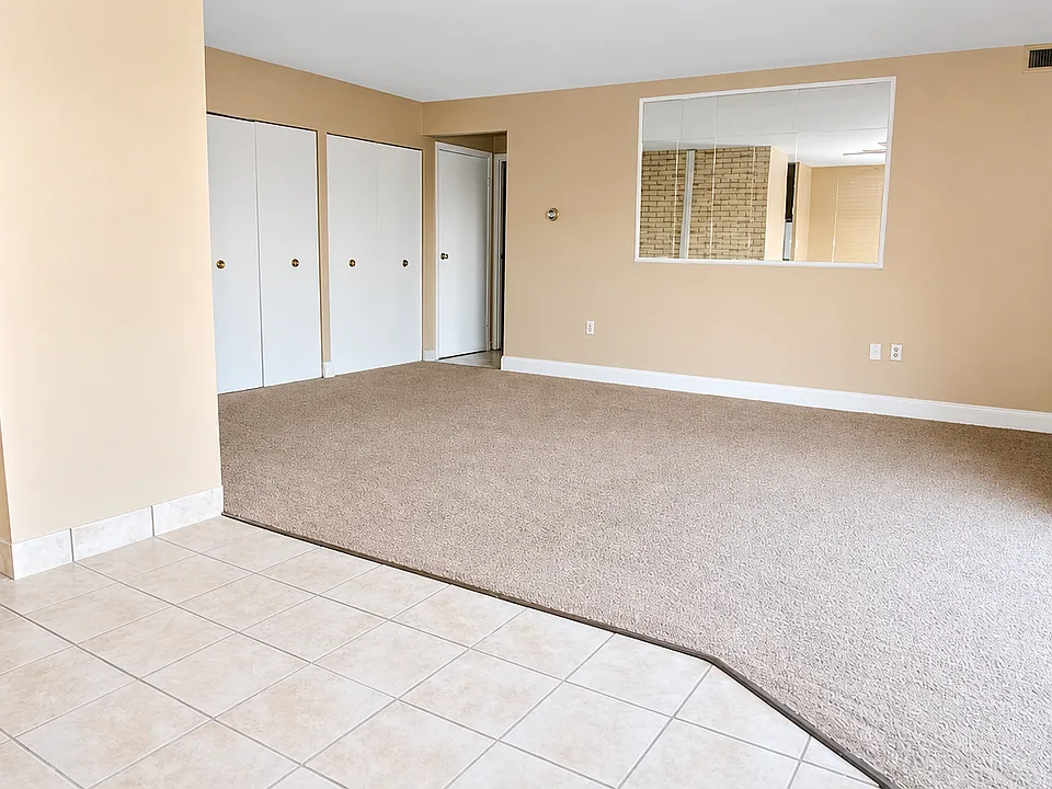 1-Bed/1-Bath With Balcony