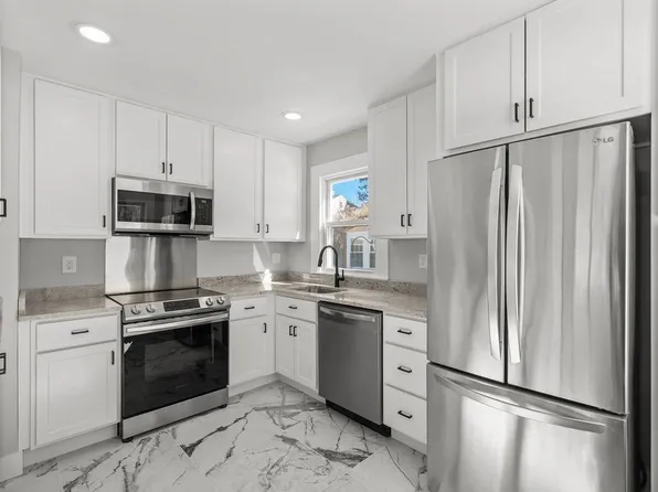 61 Lawrence St, Bellingham, MA 02019