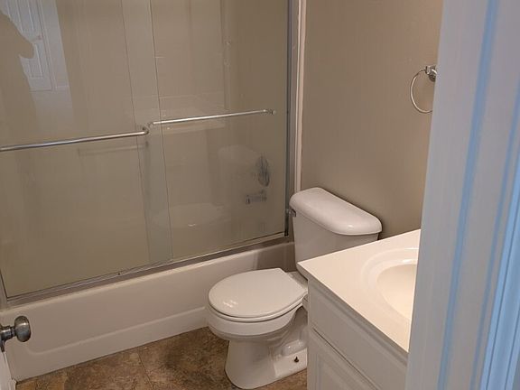 3rd image of 14843 Robinson St #14843