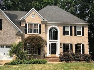 8911 Shorehaven Ct, Charlotte, NC 28269