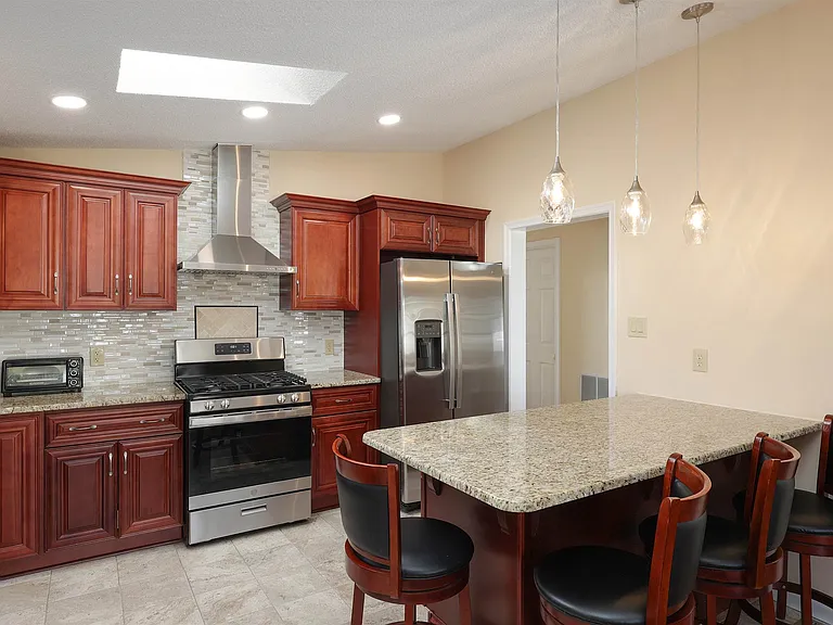 16 Pine Tree Ln — Photo 12