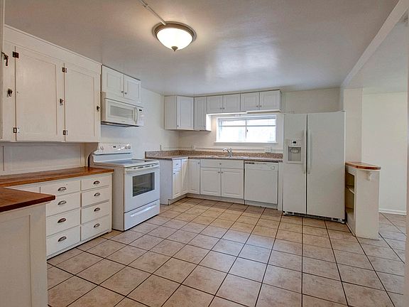 3rd image of 1810 Walnut St