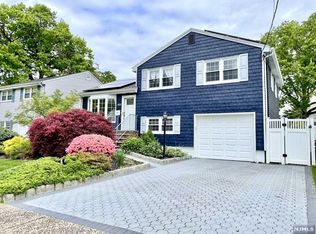 168 Chestnut St, Rochelle Park, NJ 07662