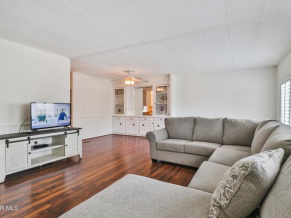 2nd image of 1150 Ventura Blvd Space 32