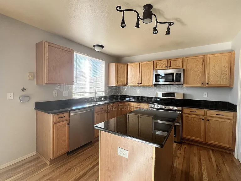 212 Oxbow Dr — Photo 9