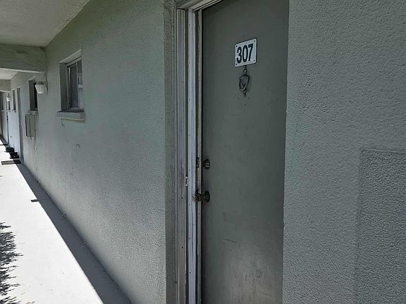 3rd image of 3463 Bee Ridge Rd APT 307