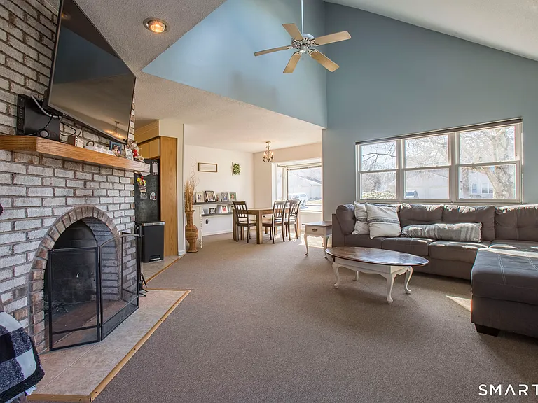 15 Thistle Way #D — Photo 2