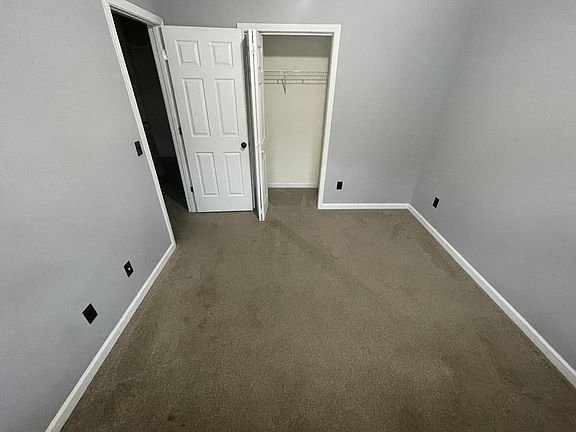 Bedroom For Rent - Front of Home