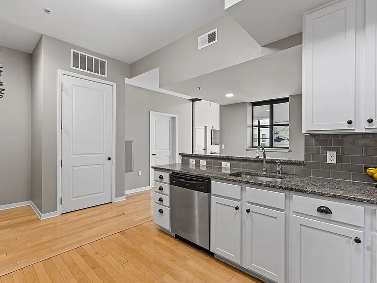 The Barker | $250 Off 1 Month Within 24 hours of Touring — Photo 27