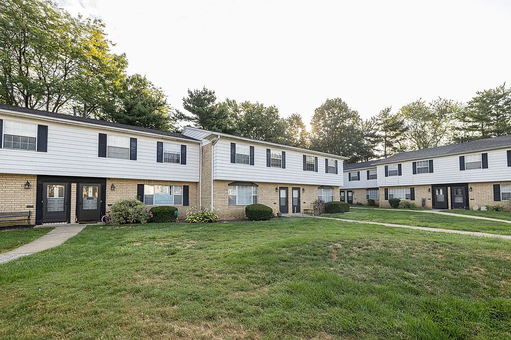 Cambridge Court Townhomes — Photo 1