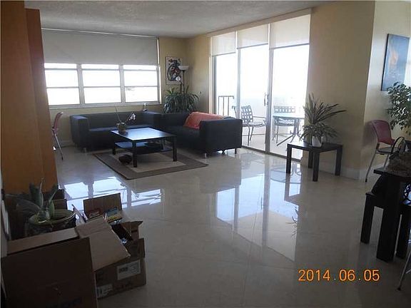 4th image of 2750 NE 183rd St APT 2405