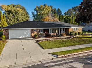 716 Huron Ave, Oostburg, WI 53070