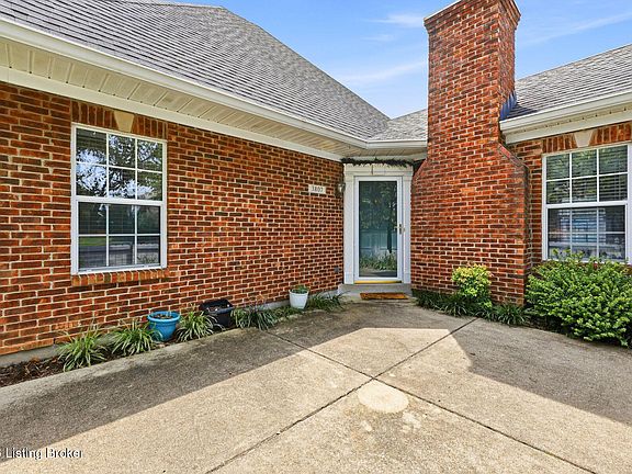 5th image of 3807 Greenhurst Dr