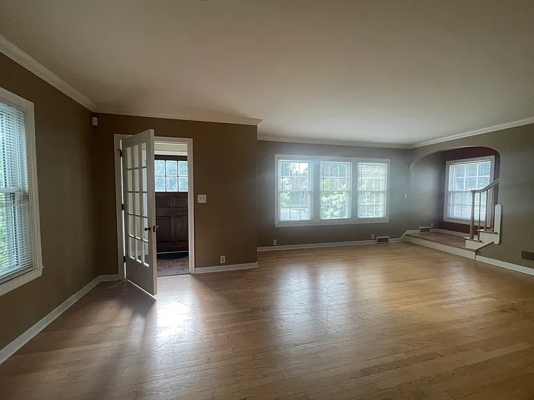 750 Pine Ave NW — Photo 7