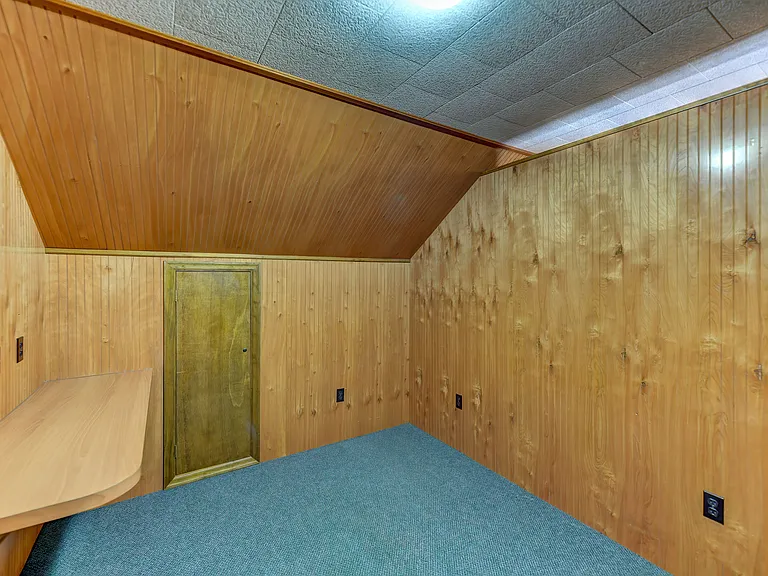 Small second floor bedroom - would be good office too