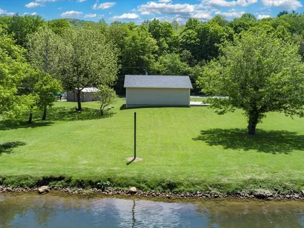 1851 Julia Simpkins Rd, Hiwassee, VA 24347