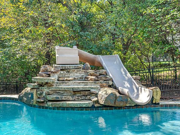 4th image of 6702 Stone Hill Dr