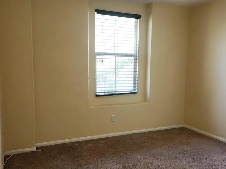 1823 Peach Ct #7 — Photo 16