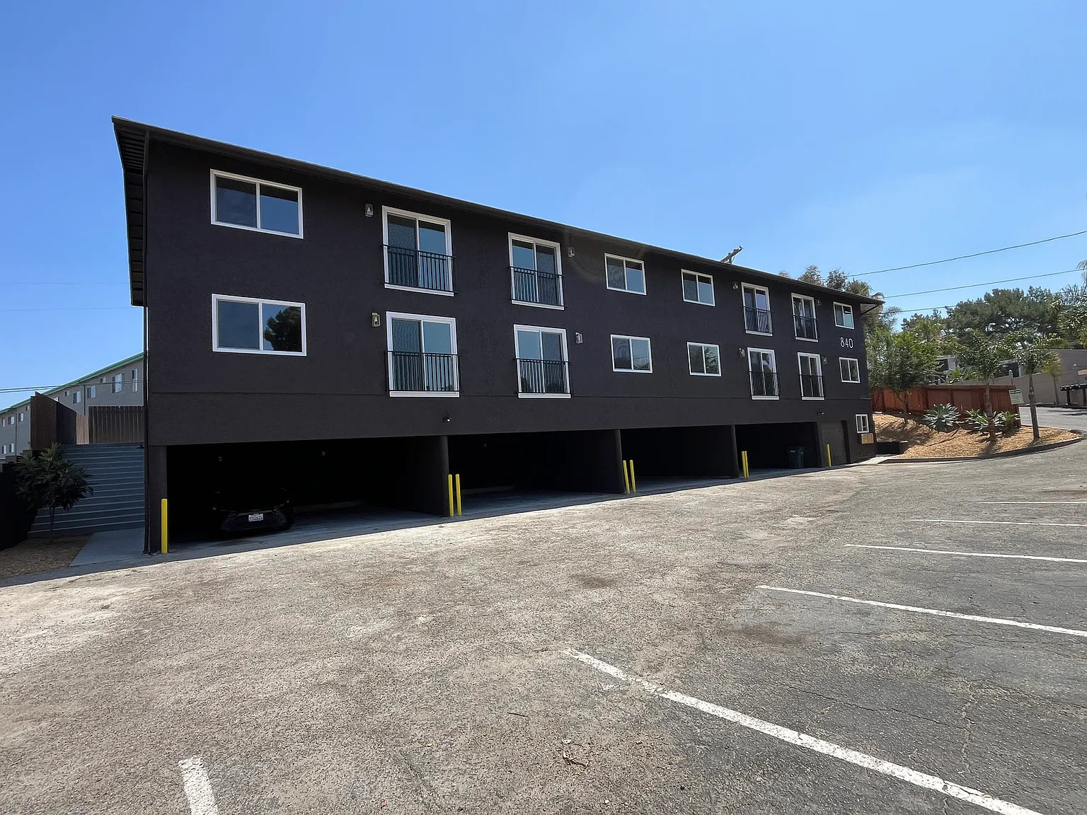 2 bed, 1000 sqft, $2,495 — Photo 4