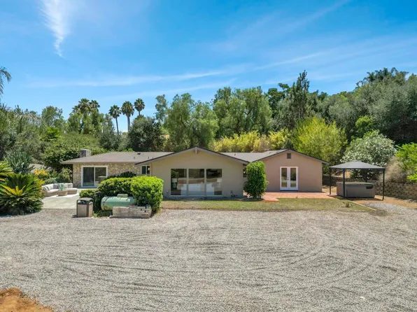 3131 Summit Dr, Escondido, CA 92025