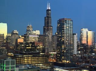 1150 W Carroll Ave, Chicago, IL 60607