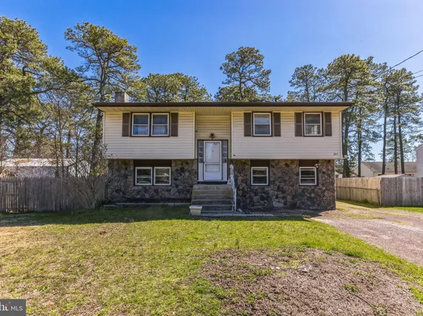 203 Spring Lake Blvd, Browns Mills, NJ 08015