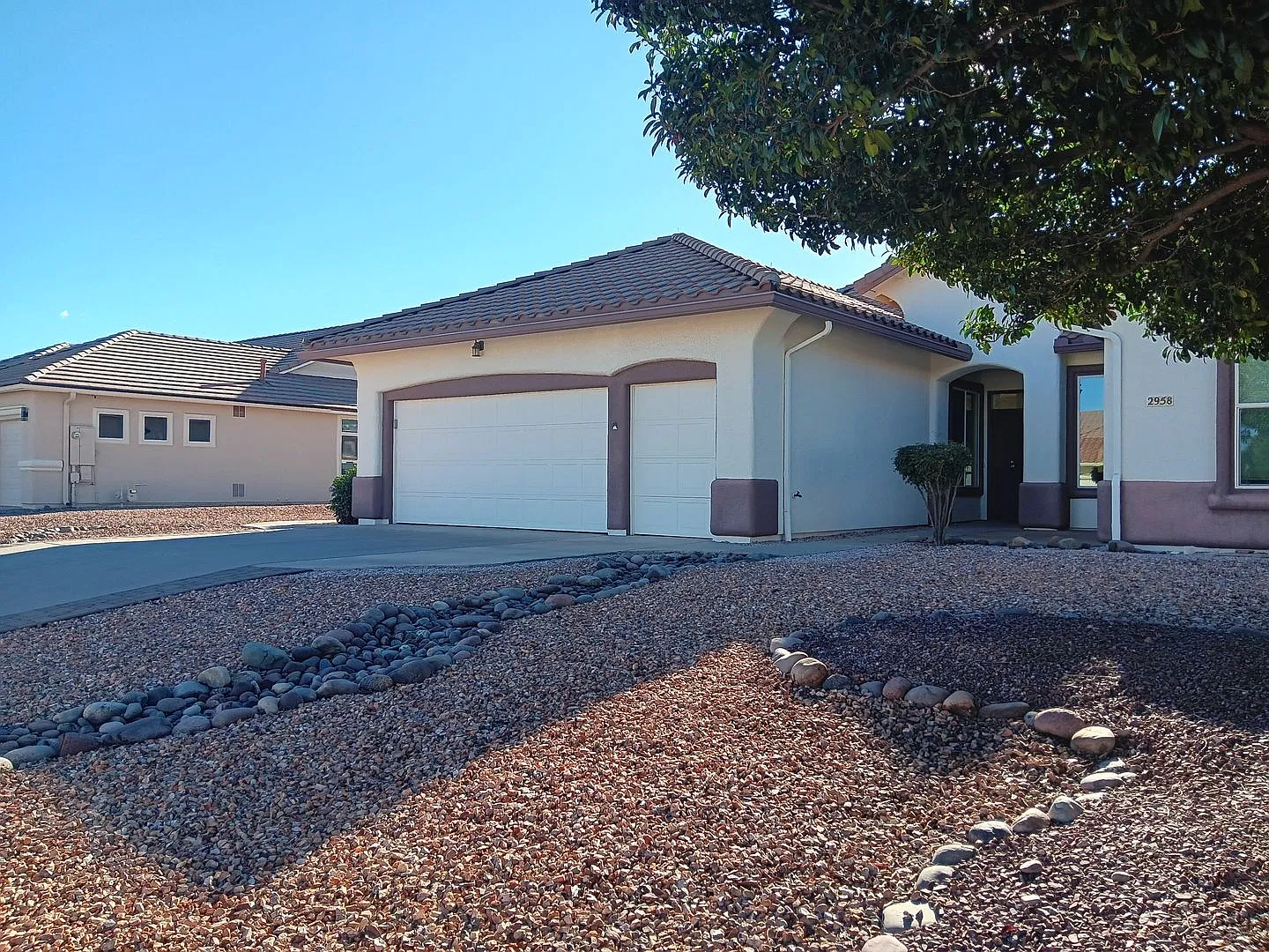 Beautiful Home In Winterhaven! — Photo 1