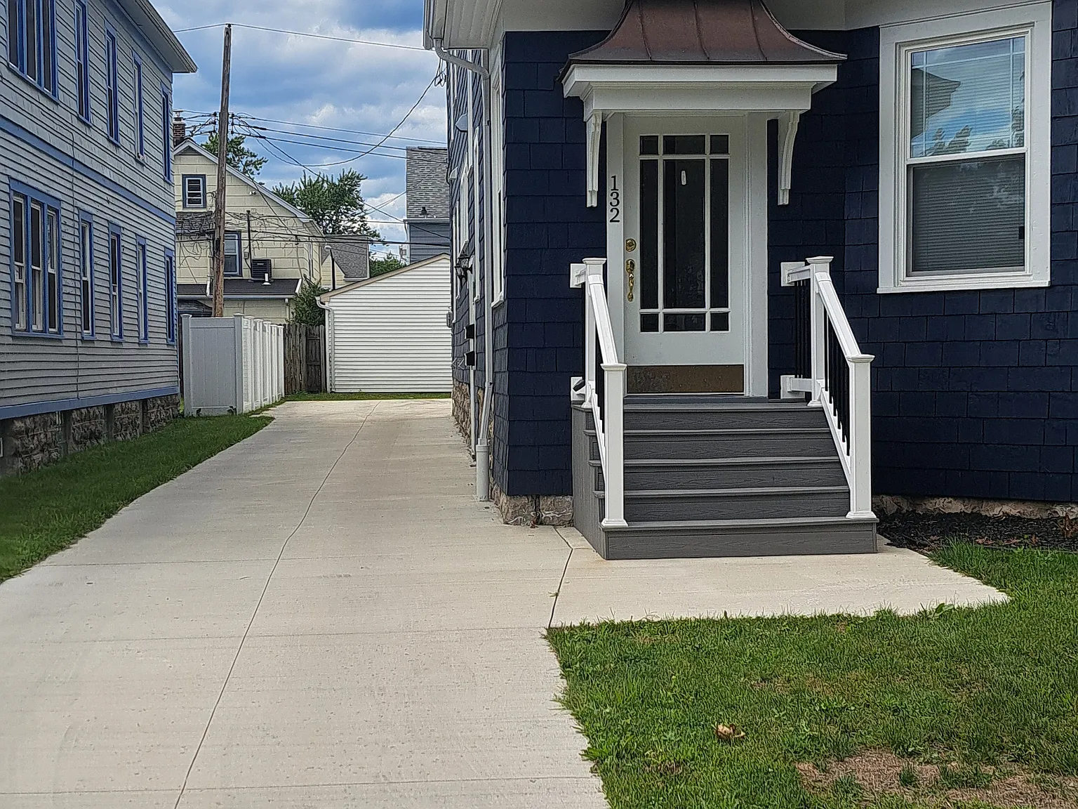 3 bed, 1350 sqft, $1,900 — Photo 2