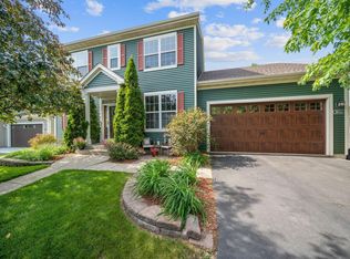 2044 Schoolmaster Dr, Chaska, MN 55318