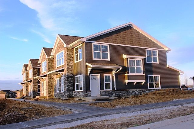 2nd image of 4822 Raleigh Ln
