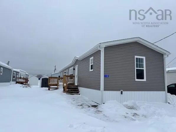 12 Christopher Ave, Mount Uniacke, NS B0N 1Z0