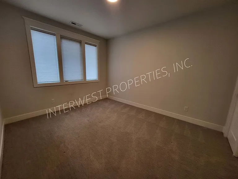 7114 NE 8th Ave #A — Photo 30