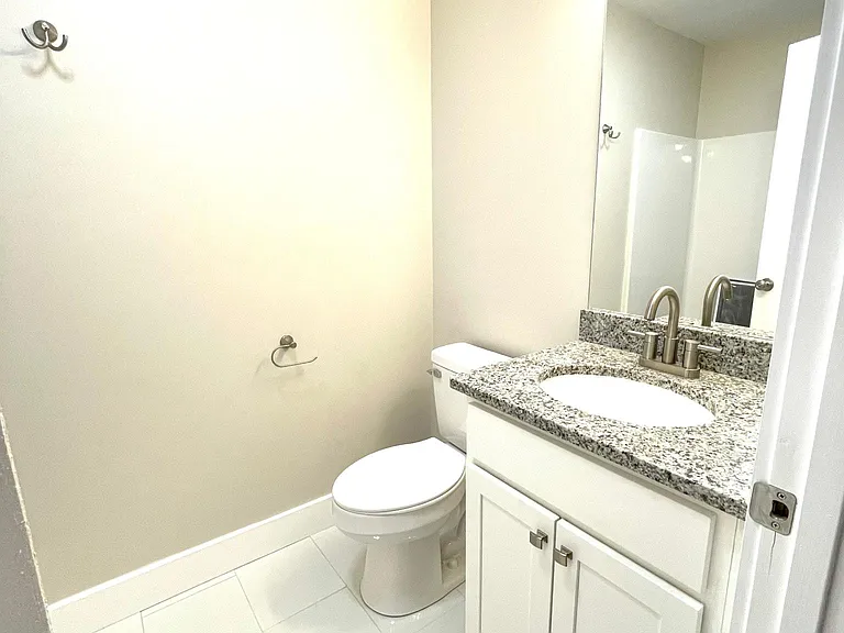 1416 Charleston Ave — Photo 18