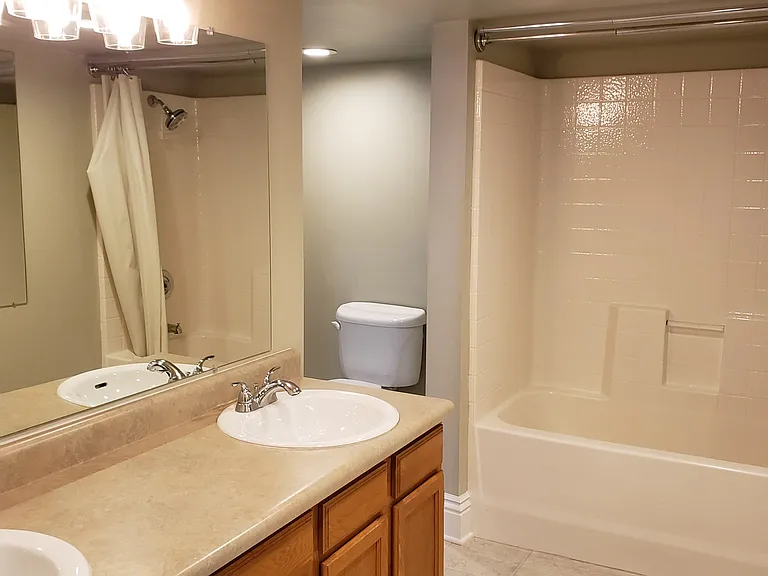 Large downstairs bathroom.