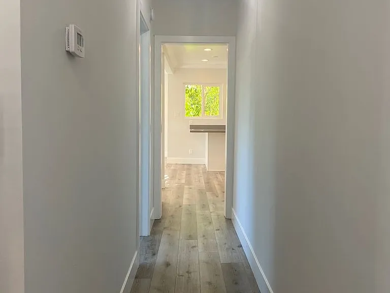 14707-14715 W. Magnolia Blvd. — Photo 16