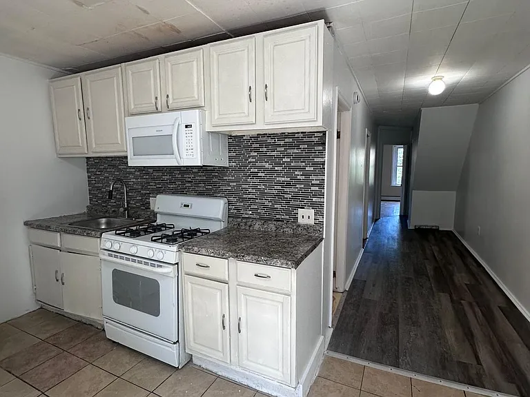 653 Beatty St #2 — Photo 21