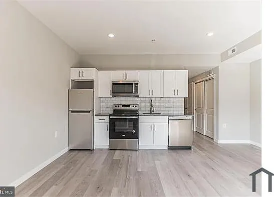 2243 N Broad St