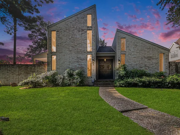 4334 Lake Grove Dr, Seabrook, TX 77586