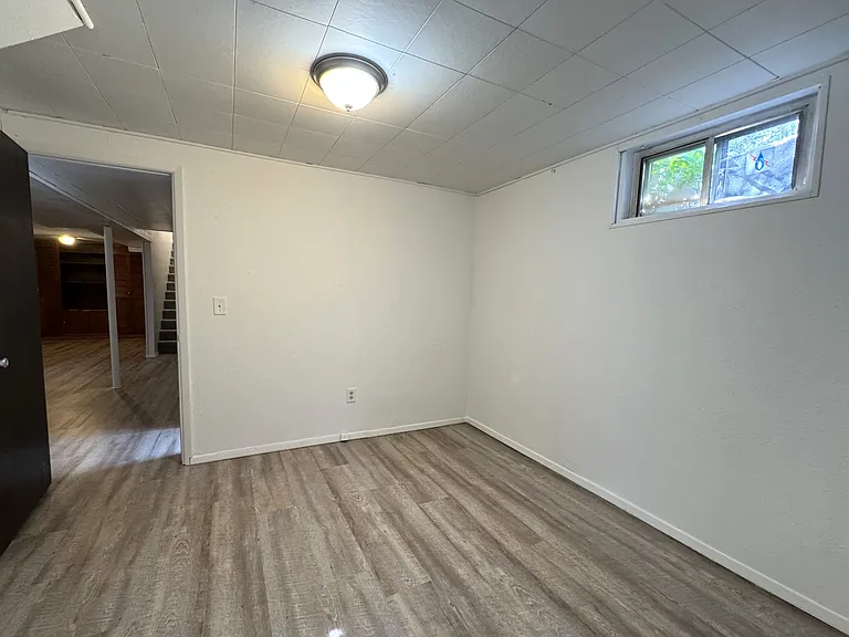 321 S Salem St — Photo 19