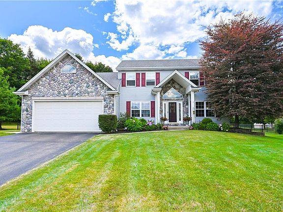 3rd image of 36 Ferndale Dr