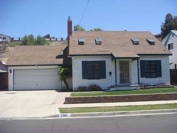 1st image of 2561 Goetze St