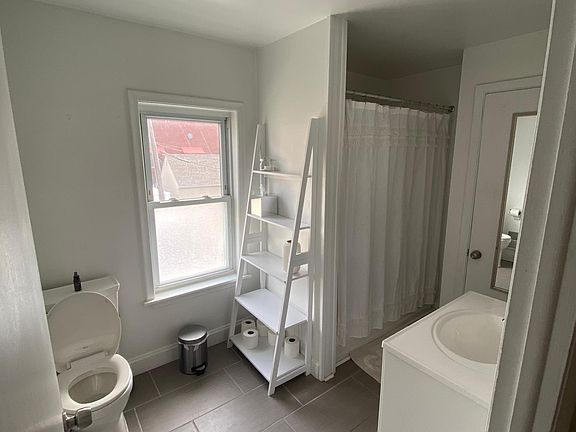 3rd image of 414 N Center St #2