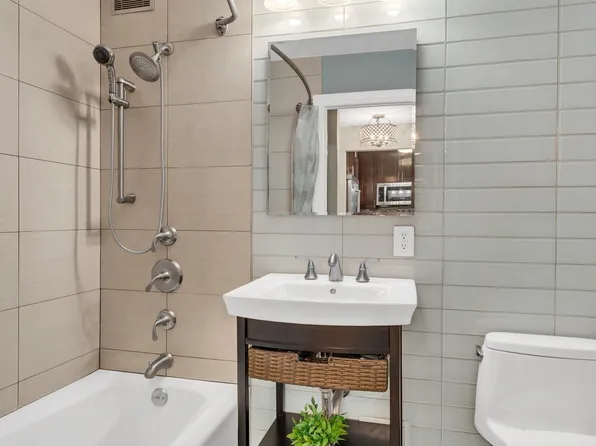 245 East 54th Street image 9 of 14