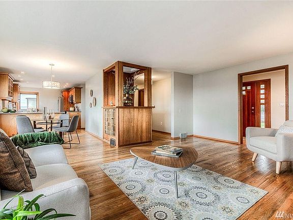 4th image of 10640 Forest Ave S
